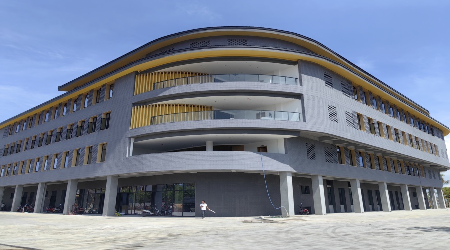 海南中央民族大學(xué)UHPC墻板選擇了飾紀(jì)上品.你呢？