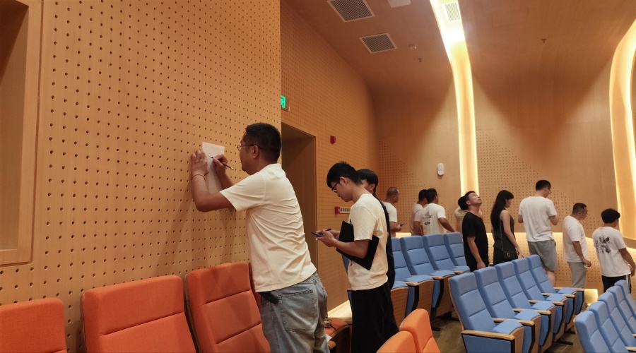 深圳坪山實驗學(xué)校GRG報告廳穿孔板工程案例 深圳坪山實驗學(xué)校GRG報告廳穿孔板工程案例