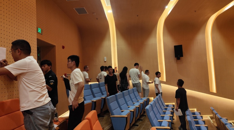 深圳坪山實驗學(xué)校GRG報告廳穿孔板工程案例 深圳坪山實驗學(xué)校GRG報告廳穿孔板工程案例